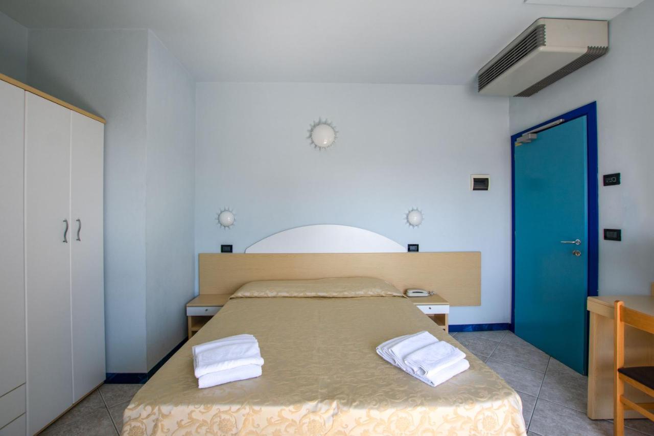 Hotel Bristol Misano Adriatico Exterior photo