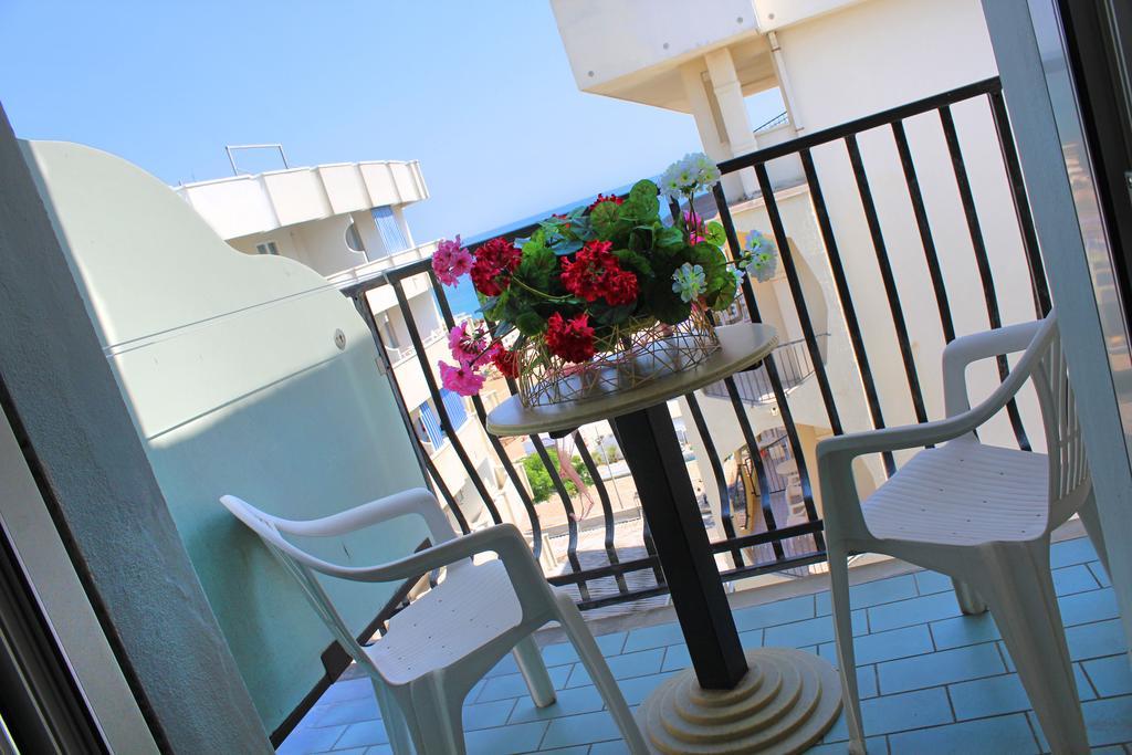 Hotel Bristol Misano Adriatico Exterior photo